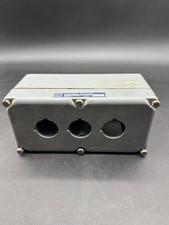SQUARE D SCHNEIDER ELECTRIC 9001-KY-3 9001KY3 3 HOLE ENCLOSURE 30MM