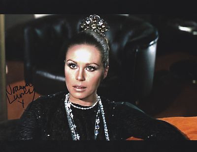 JOANNA LUMLEY SIGNED BRIT SEXY ACTRESS 8X10 PHOTO