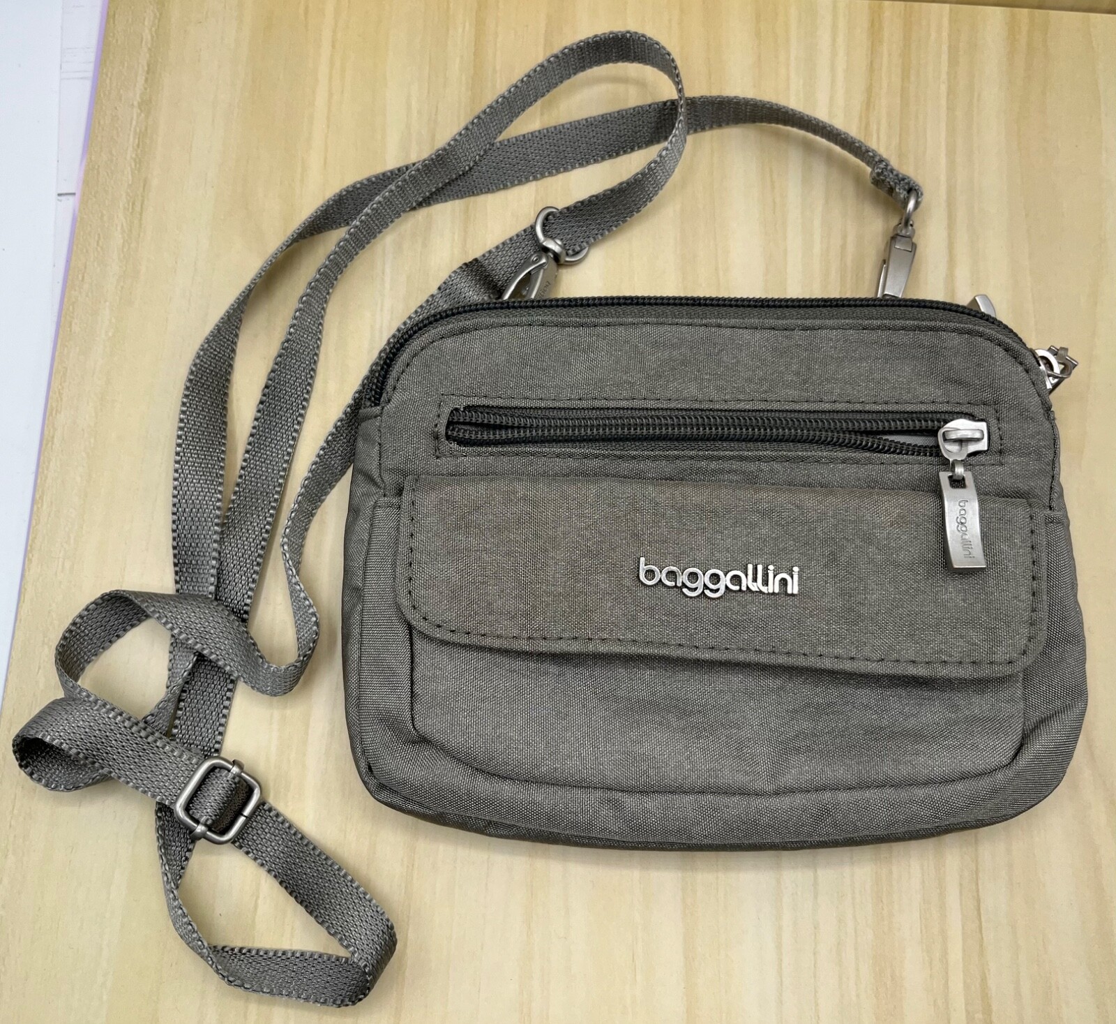 Baggallini Double Zip Gray Adjustable Crossbody A… - image 1