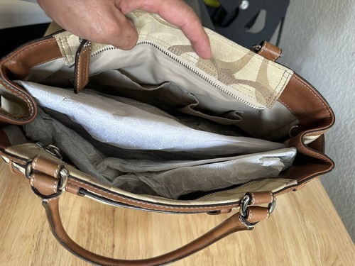 COACH Signature Collection Khaki Leather Purse - Picture 6 of 8