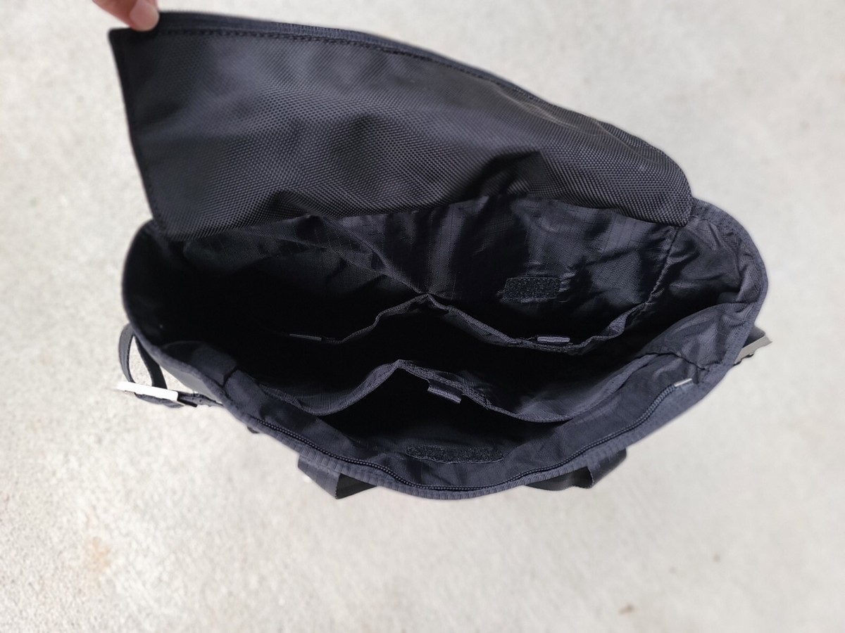 New Vintage Black Oakley High Low Voltage Messenger Y2K New Vintage Black Oakley High Low Voltage Messenger Y2K