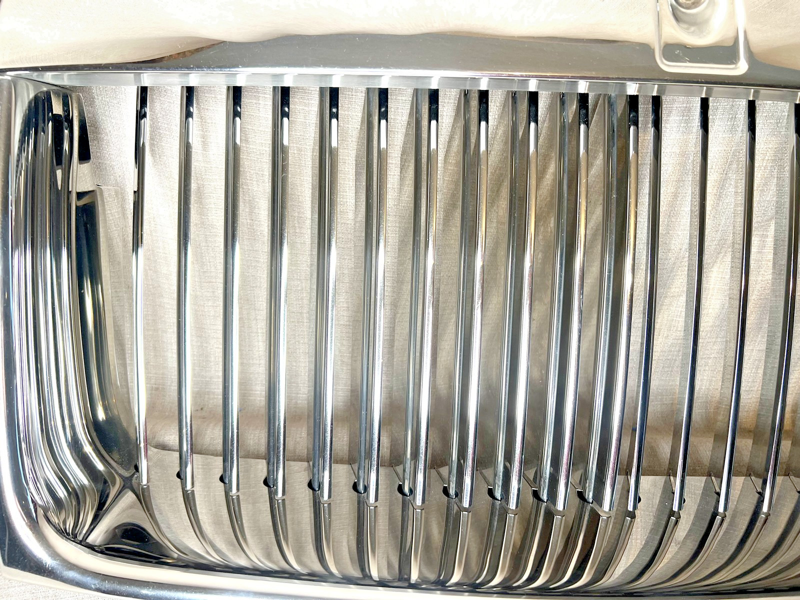 Rolls-Royce Ghost 2014-2019 Grille Chrome P/N 51117301356