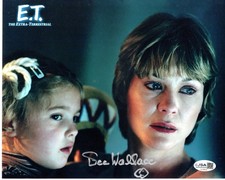 Dee Wallace signed 8x10 Photo Mary Taylor E.T. the Extra-Terrestrial