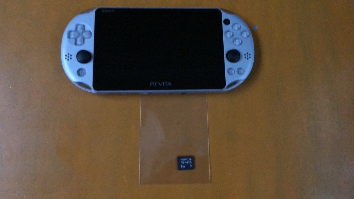 PlayStation PS Vita Wi-Fi PCH-2000ZA25 Silver Japan game Console 