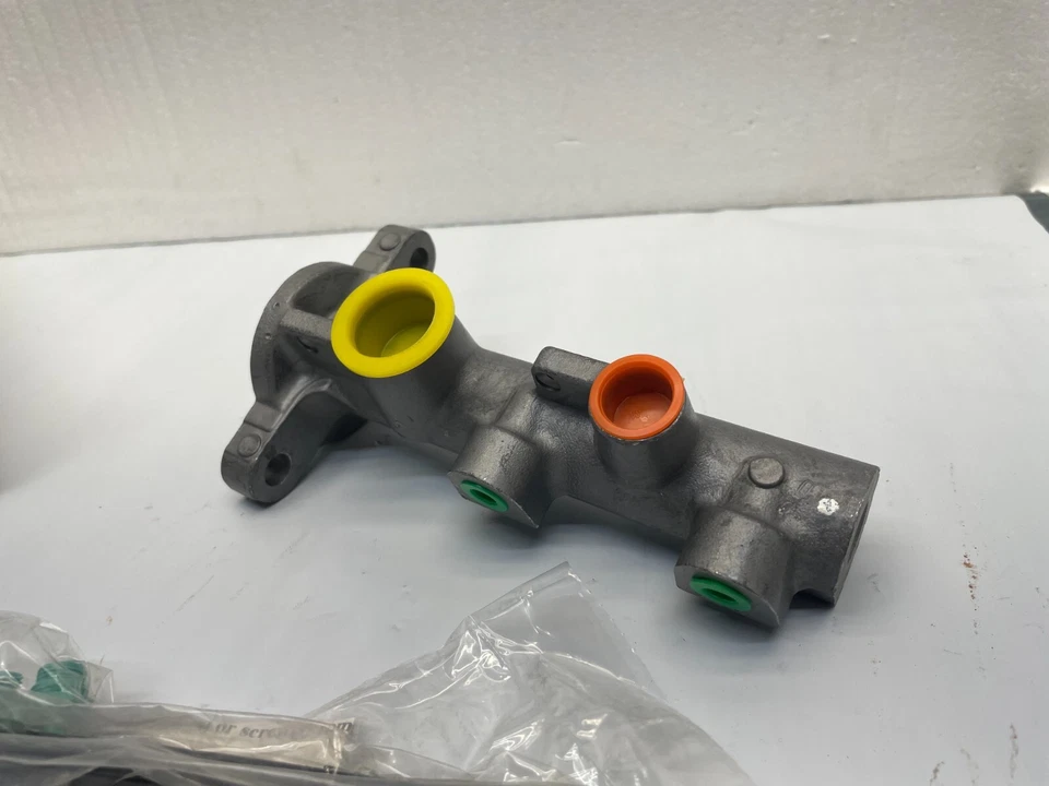 Главный тормозной цилиндр Cardone 10-2668 новый из старых запасов восстановленный для 93-97 Camaro Firebird n char - Изображение 2 из 4