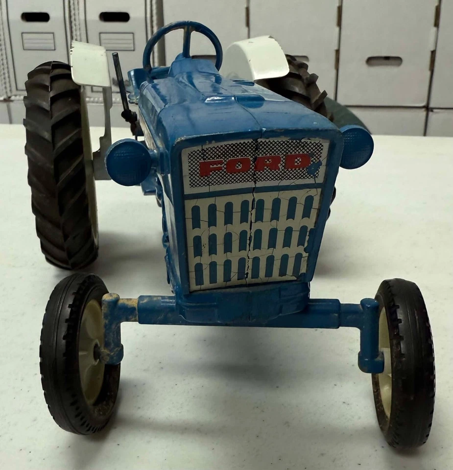 Tractor Ford 4000 1969 fundido a presión ERTL equipo agrícola escala 1/12 auténtico Foto 2 de 4