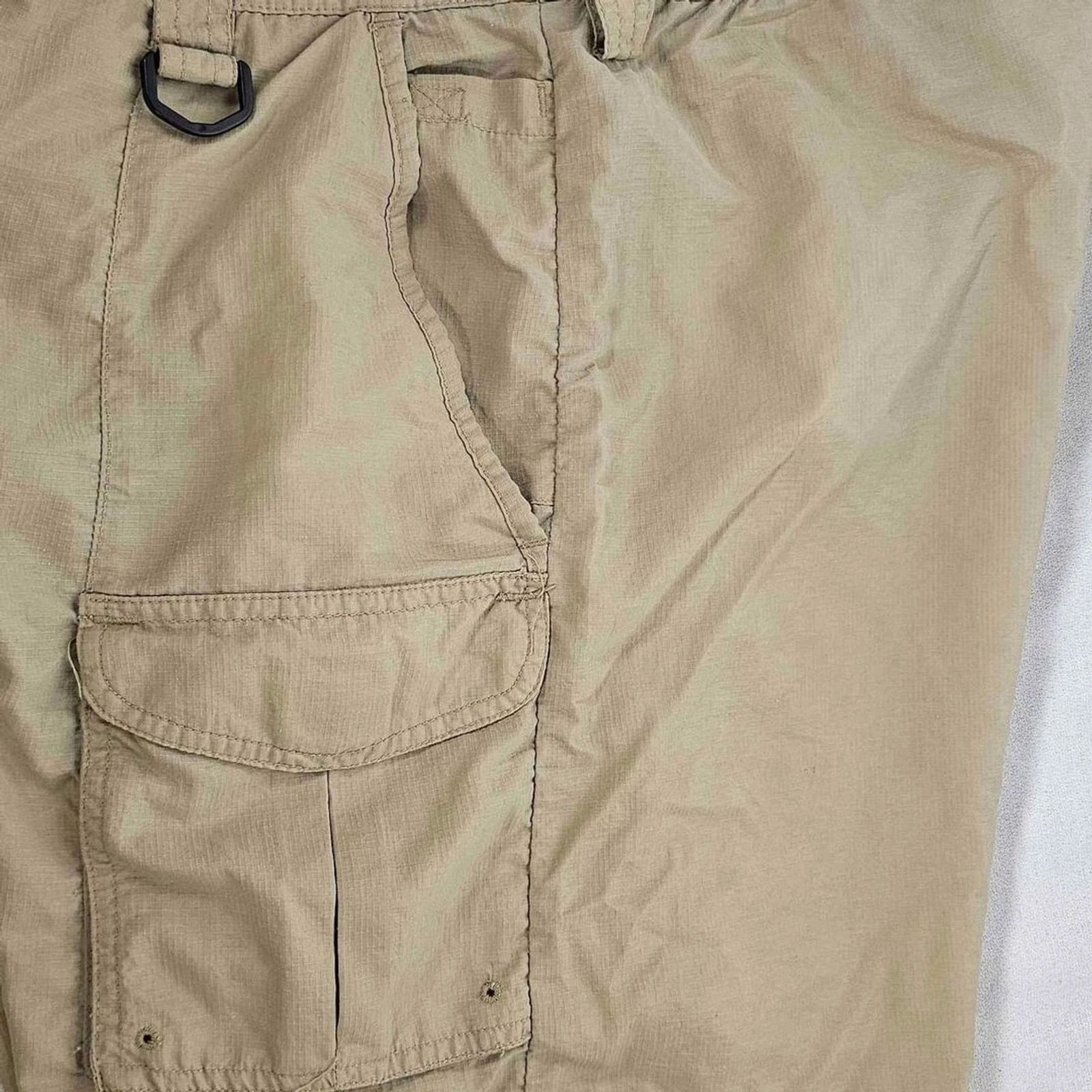 PFG PERFORMANCE FISHING GEAR BROWN SHORTS - SIZE MEN'S MEDIUM