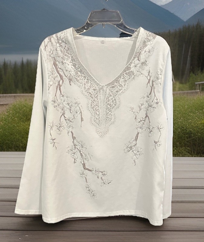 Women's V-Neck Pullover Blouse, Long Sleeves, Size Medium