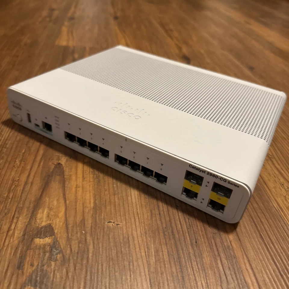 Conmutador Gigabit Cisco Catalyst 2960-CG Series 8 puertos WS-C2960CG-8TC-L Foto 2 de 2