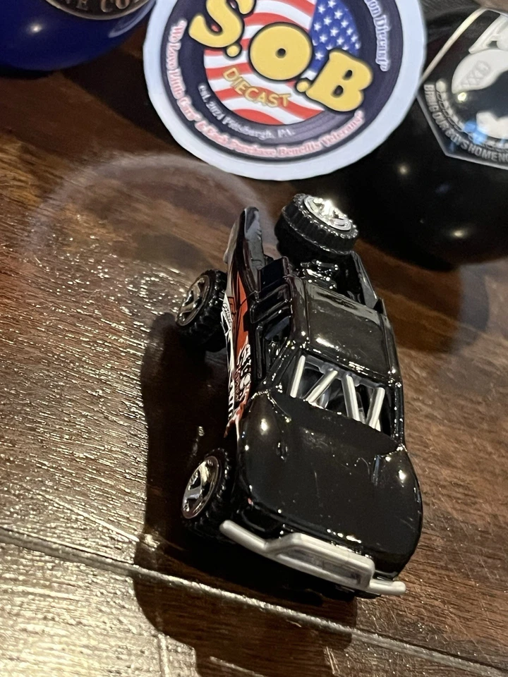 Camión de carreras de tierra Hot Wheels Toyota Black Box 4x4 Baja diecast usado casi nuevo estado Foto 4 de 4