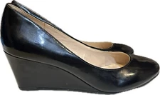 NINE WEST 8M BLACK PATENT PLATFORM WEDGE DRESS SHOES SLIP ON 2.5” HEEL ROUND TOE