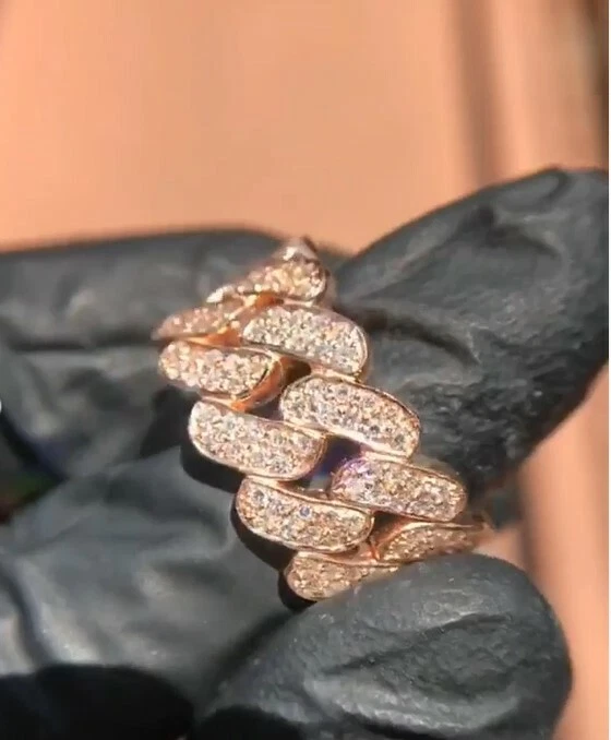 Anillo de eslabones cubanos Miami de diamantes simulados de 2 quilates enchapados en oro rosa de 14 k en plata Foto 2 de 4