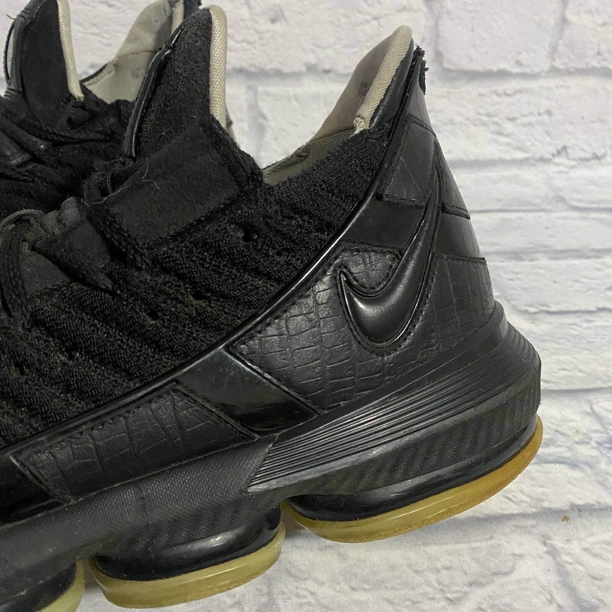 lebron xvi glow in the dark