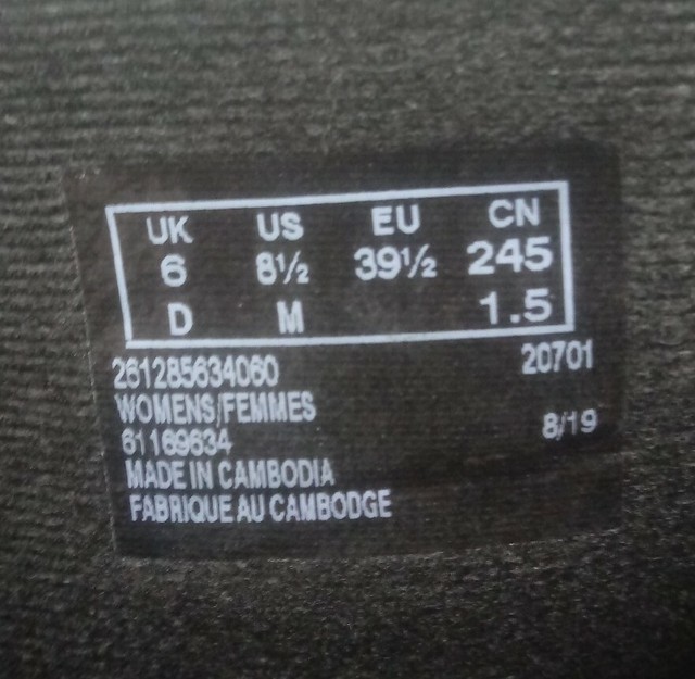 clarks women's chartli lilac ankle bootie