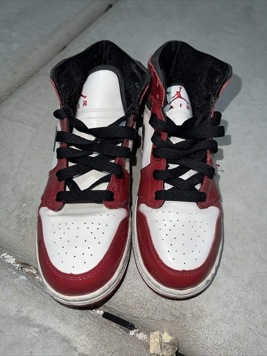Nike Air Jordan 1 Retro GS Chicago Patent Leather 2003 Sz 4Y Nike Air Jordan 1 Retro GS Chicago Patent Leather 2003 Sz 4Y