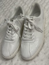 DKNY SEACLIFF LACE UP Women  s SNEAKER Size:8