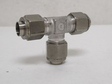 188730 Old-Stock; Tylok 8-DTTT-8 Tube Tee; SS-316; 1/2" (3) Compression