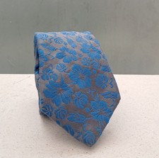 DUCHAMP LONDON Italian Silk Jacquard Fabric Tie, Grey With Blue Floral Pattern
