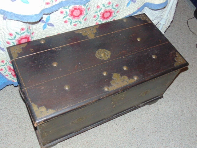 Primitive blanket chest deals