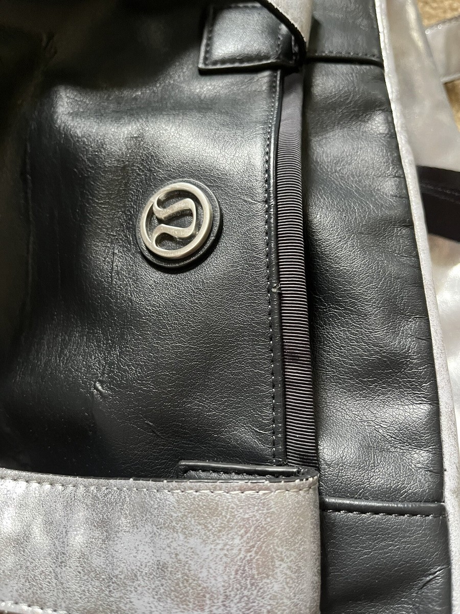 aer travel backpack Pack 4 28L X-Pac Louis Vuitton Pre-Owned Avenue COLOR of HARDWARE:Silver Travel Pack 4 28L Condition Description_Item is in excellent condition and displays light signs of wear. Light pilling along interior. Faint scuffs along exterior.