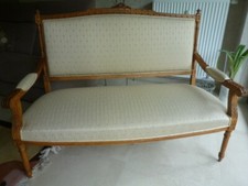 canapé Louis XVI dimensions : largeur 1,25m; hauteur 1m; profondeur 0,55m