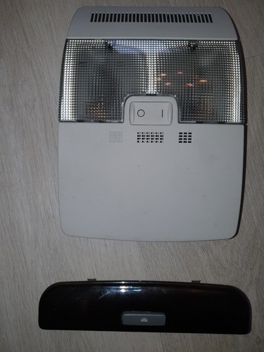 Audi A3 8P  Innenraumleuchte vorne 8P48675054L7 hinten 8P0947111A