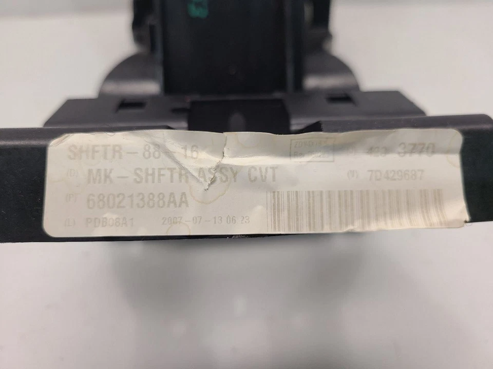 Jeep Compass 2007 (2,4 L/AT) conjunto de cambio de transmisión *negro/cromo* Foto 4 de 4