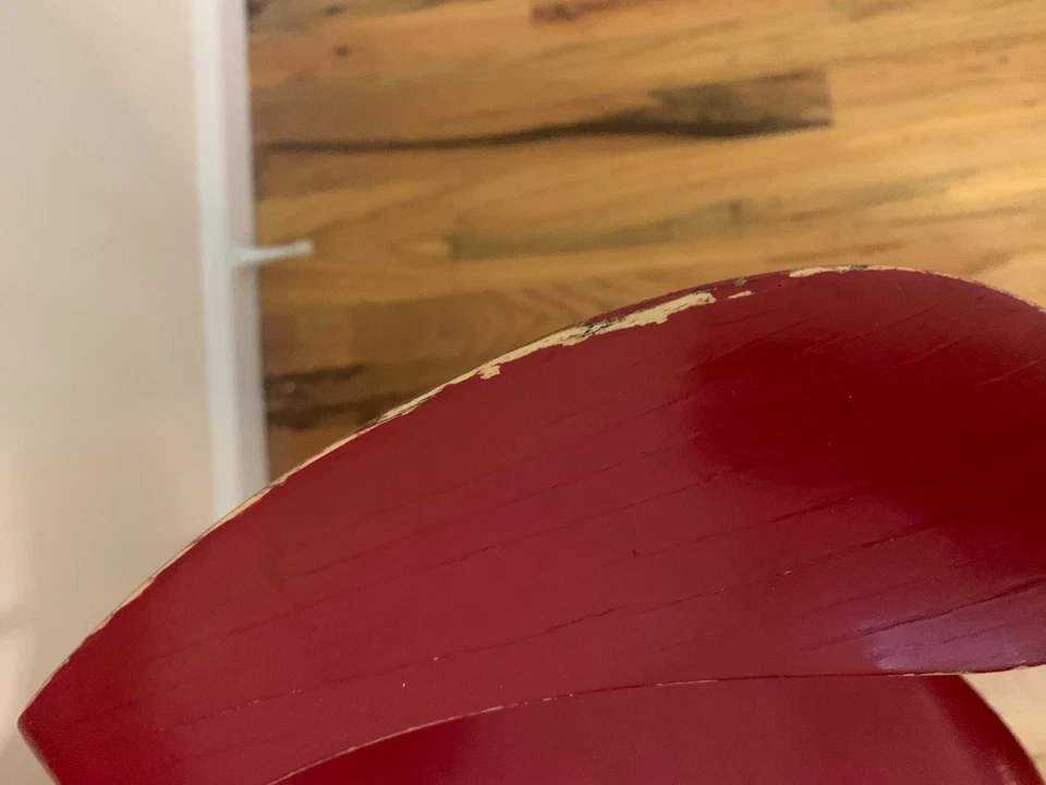 Anne Jacobsen for Fritz Hansen Chair, Series 7 with arm rests, Red, Fair cond.  - Image 3 of 4