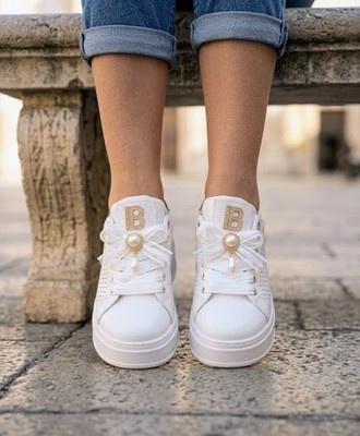 Damen Sneakers Mit Schmuck Weiße Laura Biagiotti 9621 Mode P/E 2026