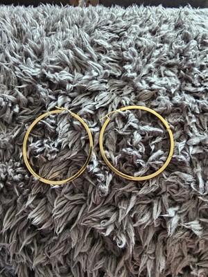 Gepunzt 9kt Gelbgold große 40mm massive Creolen von Goldschmied. in sehr gutem Zustand