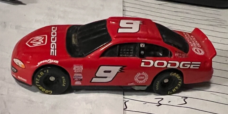 BILL ELLIOTT #19------UAW------1/64---REGALO DE CEREALES CORPORATIVOS Foto 2 de 2