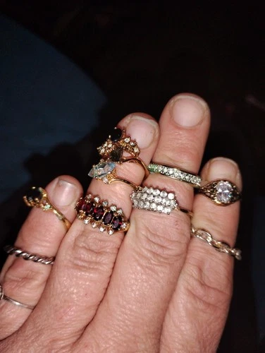 Vtg-Modern 220pc Costume Jewelry Rings Bracelets Necklaces Brooches Earrings