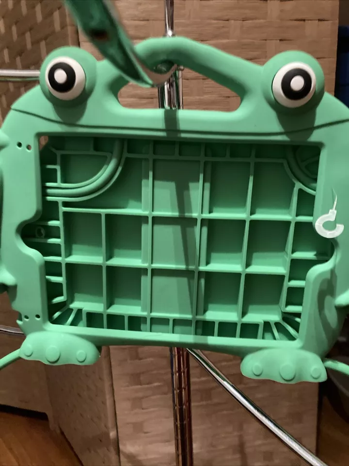 Pop Eyed Frog Sillicone Tablet Holder - Image 2 of 4