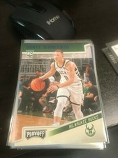 Donte DiVincenzo 2018-19 Panini Chronicles Blue #198 ROOKIE #26/99 BUCKS! KC1