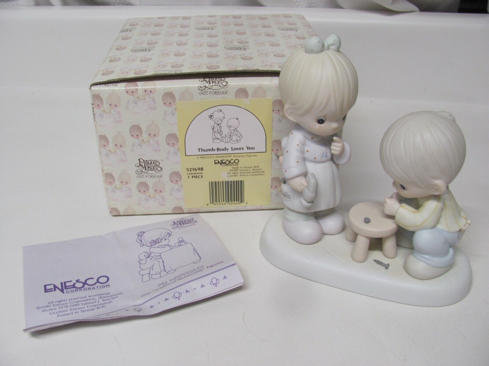 1990 Precious Moments "Thumb-Body Loves You" Boy & Girl Figurine In Box 521698