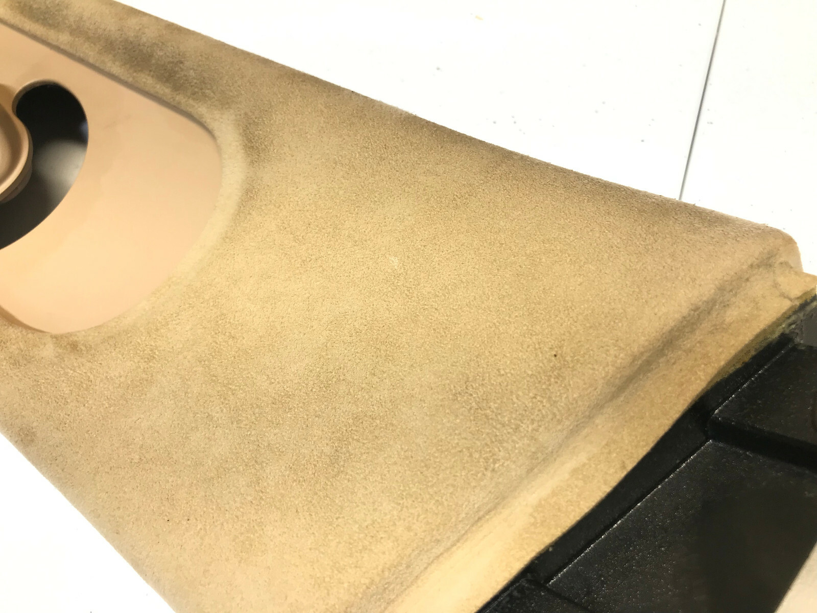 07 MASERATI QUATTROPORTE M139 LEFT UPPER  B-PILLAR PANEL BEIGE  66515800