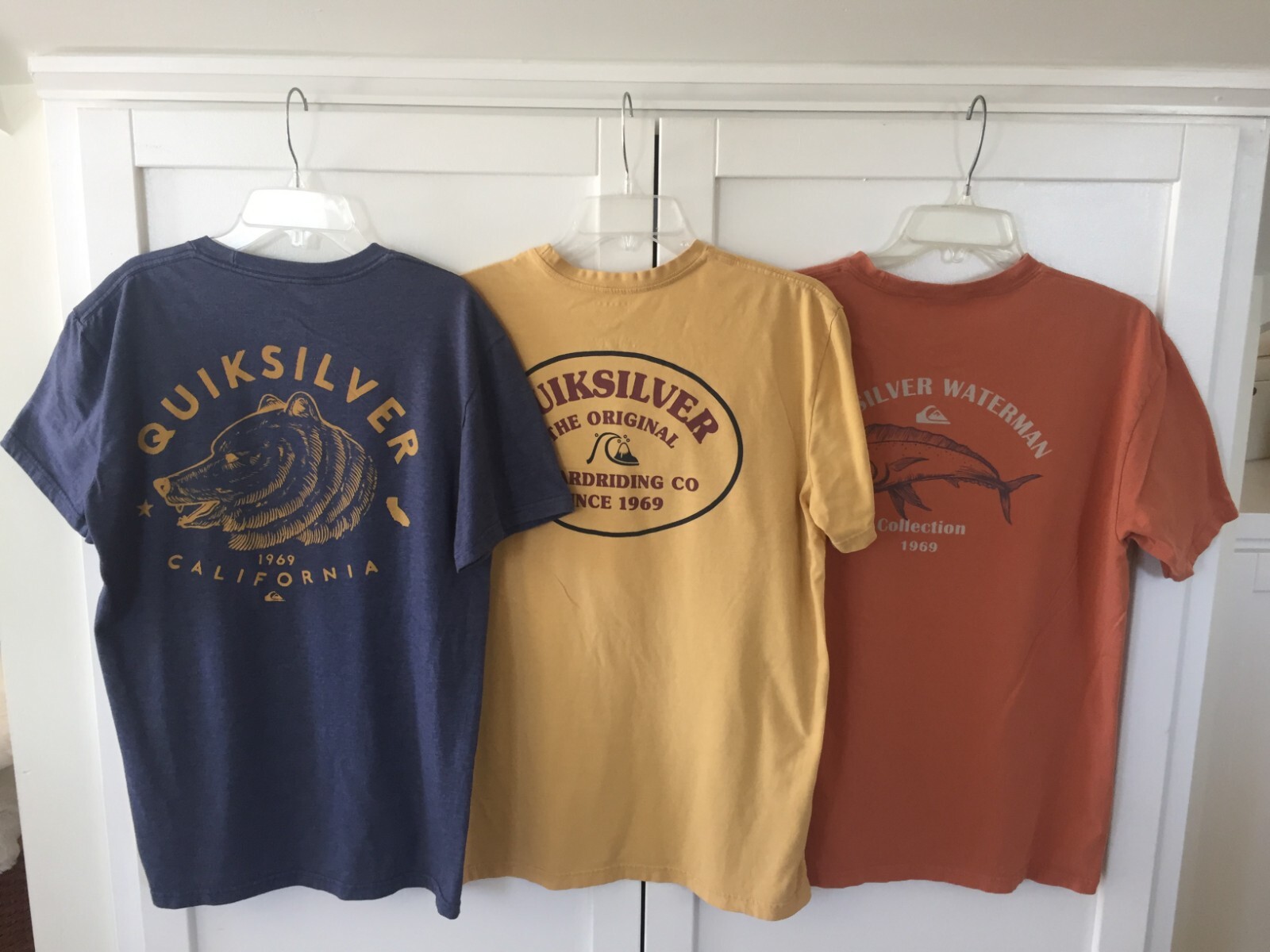 Quicksilver men's graphic tees LOT size MEDIUM navy yellow orange EUC-image