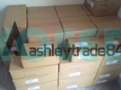 New One Yaskawa servo motor SGM-01U3B2L