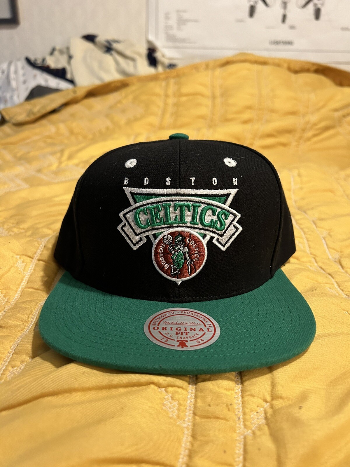 New Boston Celtics Mitchell & Ness Retro Badge NBA Snapback Hat NBA Champions