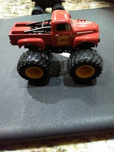 original grave digger monster truck toy