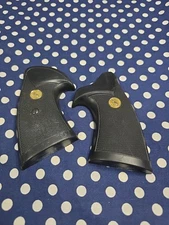 FACTORY COLT PYTHON I FRAME PRESENTATION GRIPS WITH GOLDEN COLT MEDALLIONS 