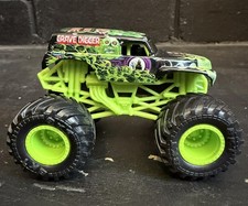Hot Wheels Monster Jam Grave Digger Monster  Truck 1:64  2023