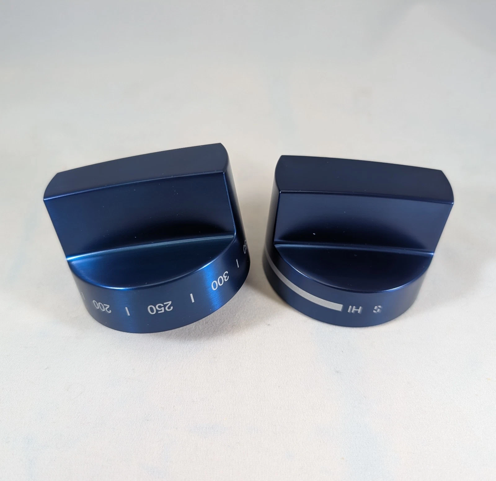 Thermador PARKB30HY Blue Knob Kit 30" Pro Harmony Range Dual Fuel 10014971 - New
Opens in a new wind