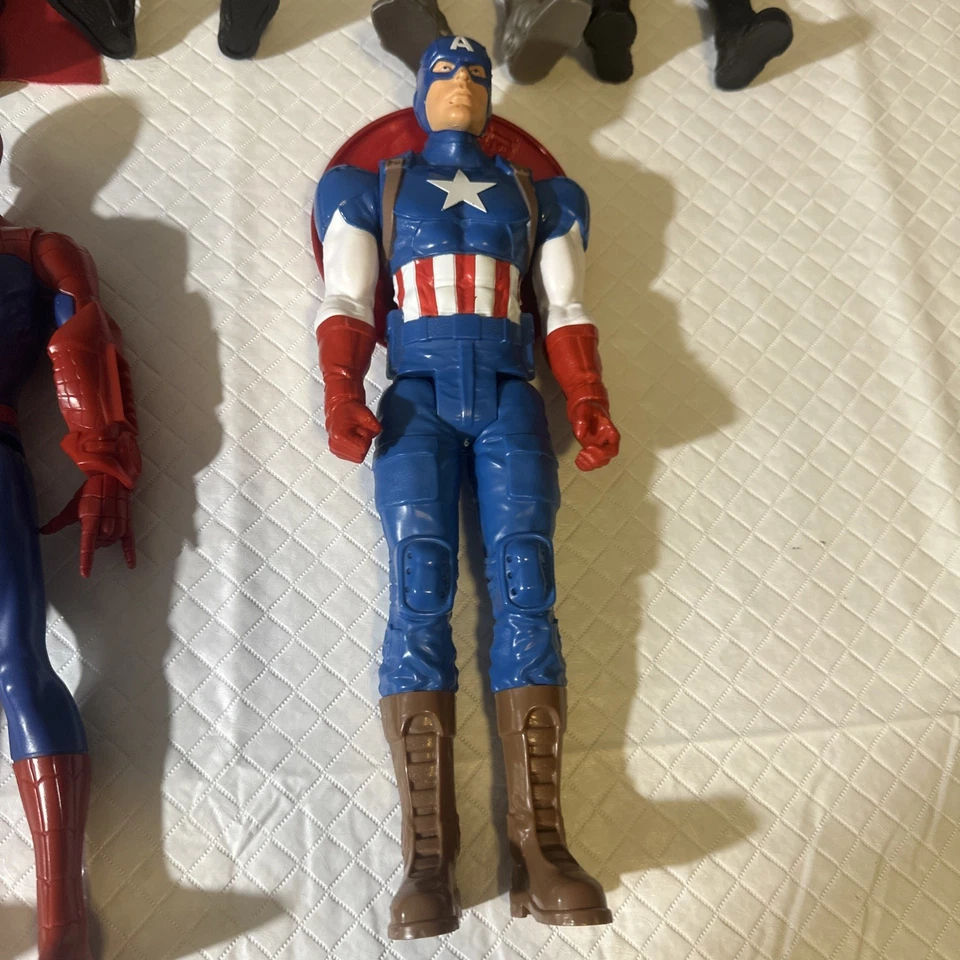 Figuras de acción 12" Spiderman Batman Pantera Negra Capitán América, Thor, Cyborg Foto 4 de 4