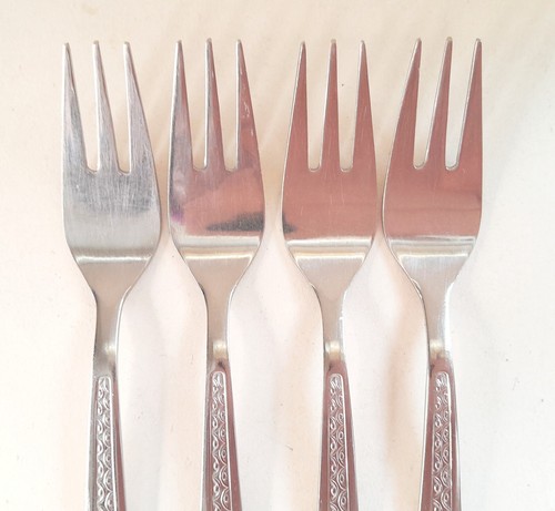 4 vtg Chromolit cake pastry forks 5¾in 14½cm embossed crescent scrolls stainless - Picture 5 of 15