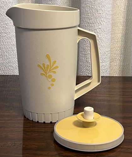 Vintage Tupperware Pitcher Almond Harvest Gold Accent Push Button Lid 1.5 Quarts