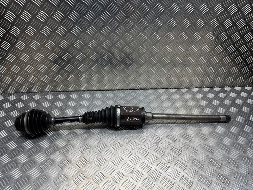 BMW X1 E84 2011 Vorne rechts Antriebswelle vorne 7591682 Diesel 130kW FOM89407