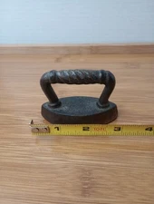 SAD IRON MINIATURE CHILD'S TOY SALEMANS SAMPLE CAST IRON VINTAGE DOLL SIZE