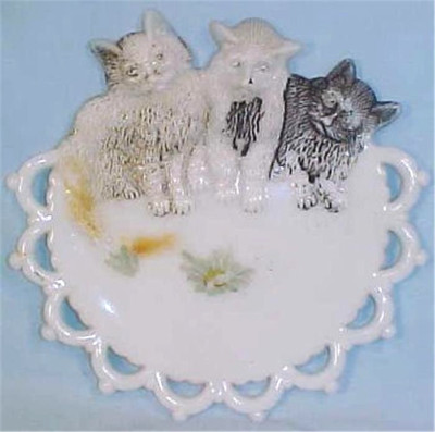 3 Little Kittens Milk Glass Plate Westmoreland EAPG Antique #1