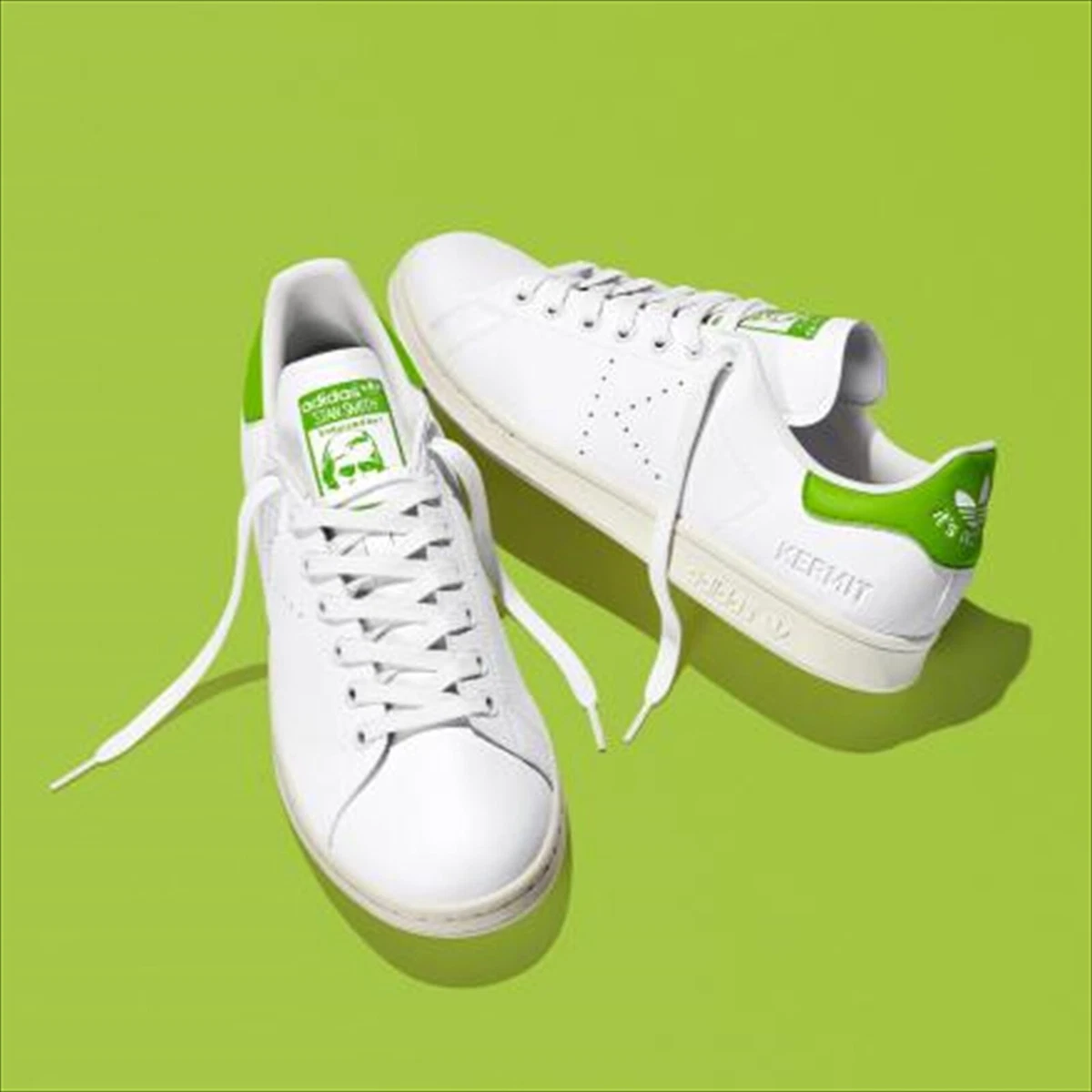KERMIT THE FROG ADIDAS ORIGINALS STAN SMITH WHITE PANTONE FY5460